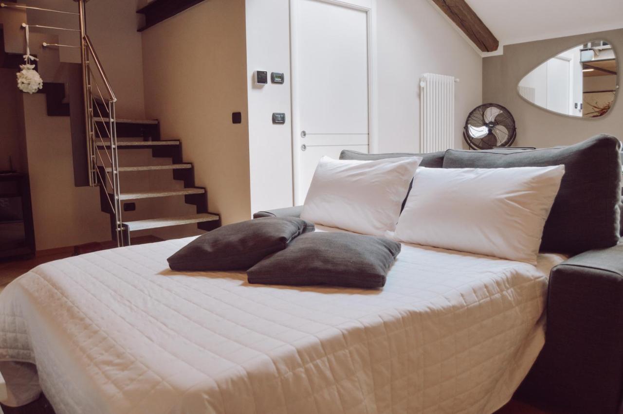 Historic Center Charming Apartment Free Wi-Fi Savigliano Eksteriør bilde